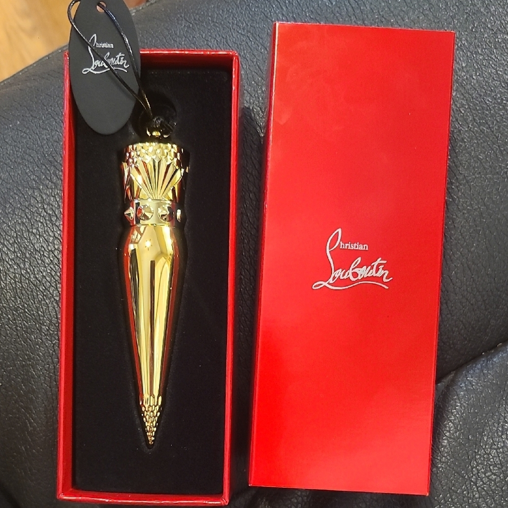 Christian Louboutin Lipstick- Rouge Loubiutin 001 ($105 MSRP) - Picture 6 of 8